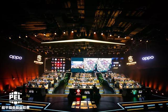 地锁定潜在 地锁定潜在