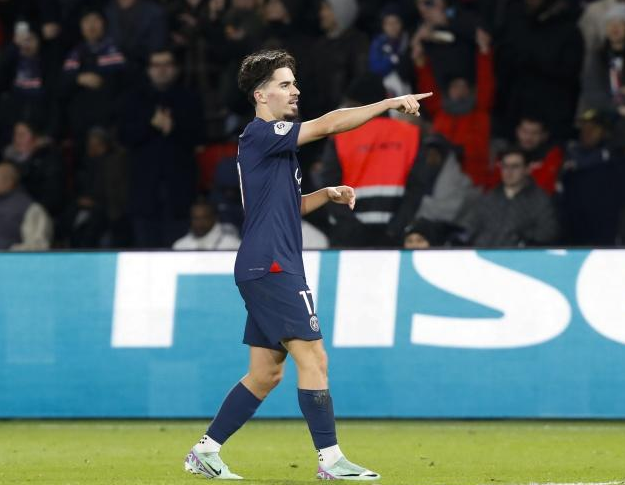 球队困难时 球队困难时